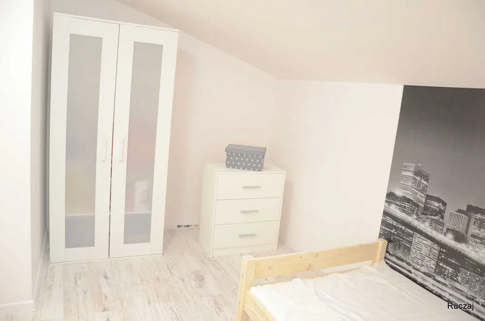 Modern Room at 16 Strąkowa | Garden & Parking | Near Jagiellonian University | No Commission